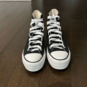 Women’s Converse Platform High Top (Size 7.5)
